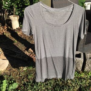 Grey Lululemon t shirt